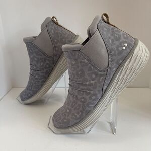 Ryka Niah Womens 7 Slip‎ On Comfort Wedge Ankle Boot Bootie Gray Leopard Print